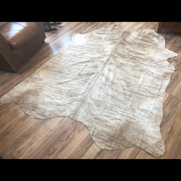Other - SOLD💥🆕 Stunning Large Authentic Cowhide Rug 💥🆕